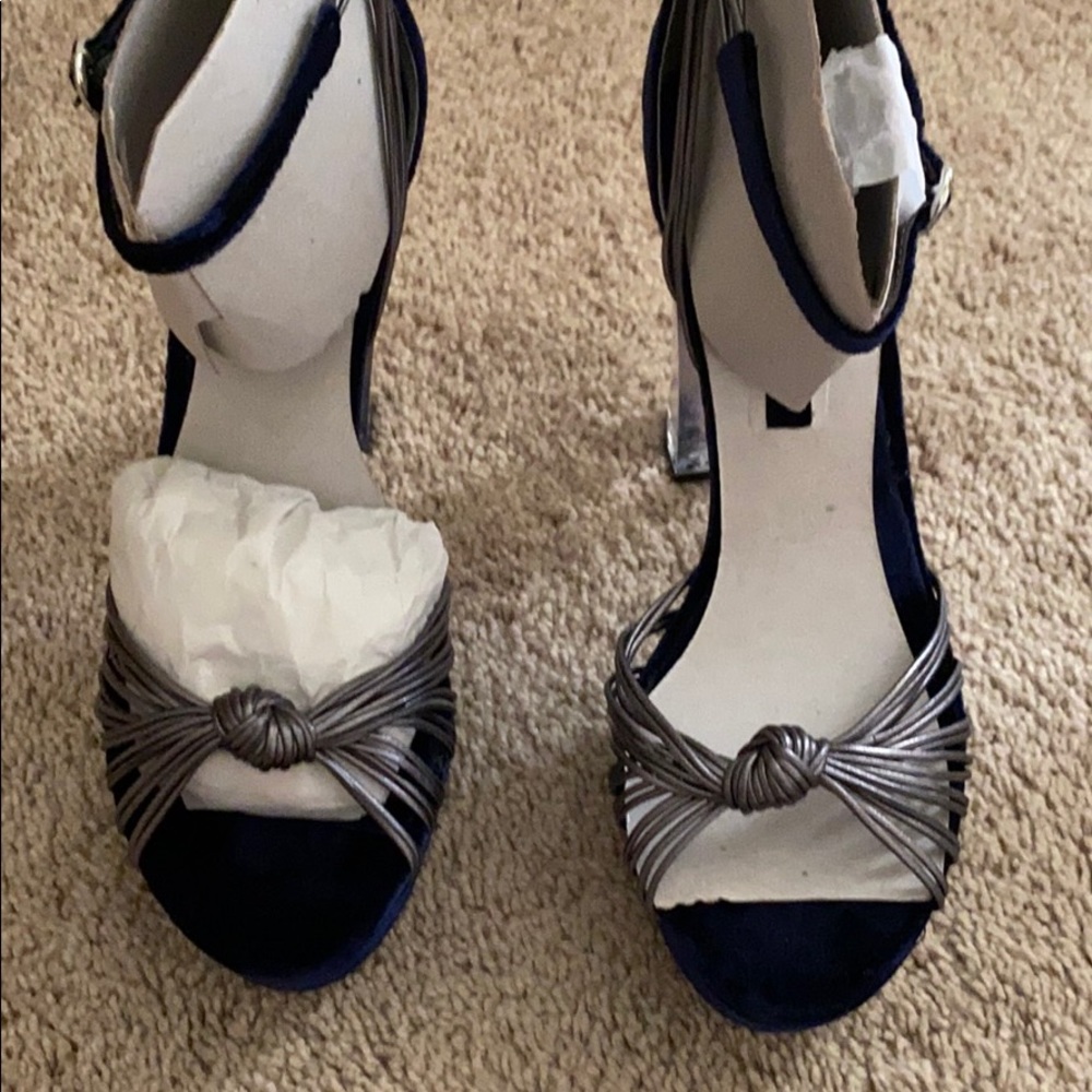 Guess wedges